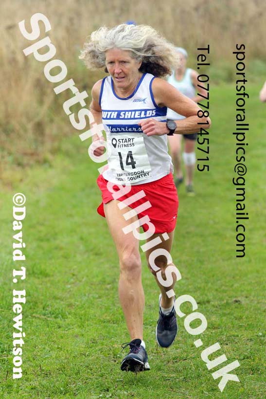 Senior Womens relay, 2021 Farringdon Open Cross Country, Sunderland . Photo: David T. Hewitson/Sports for All Pics